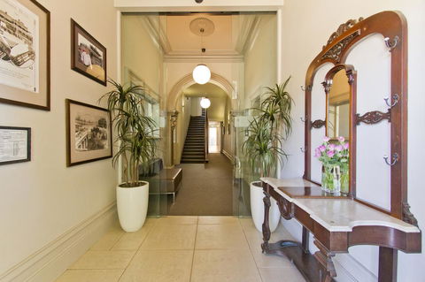 Deloraine Hotel - Accommodation Bookings 3
