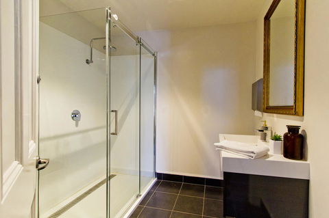 Deloraine Hotel - Accommodation Bookings 7