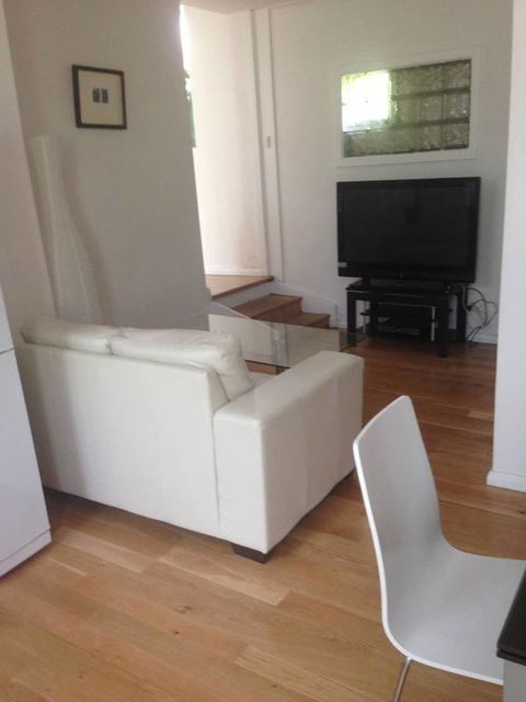 Hobart Colonial Apartment - Accommodation Bookings 6