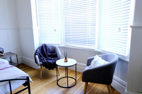 White House - Accommodation Bookings 12