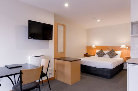 Bay Hotel Apartments - Accommodation Bookings 21