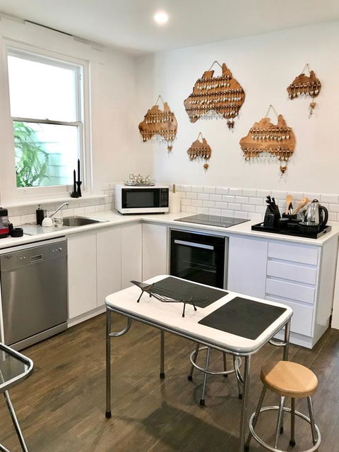Devine Stays - Rupert #1 NOHO Art Apartment - Accommodation Bookings 8