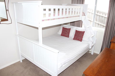 Front Row Beachfront - Accommodation Bookings 9