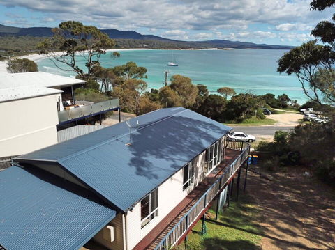 Front Row Beachfront - Accommodation Bookings 1
