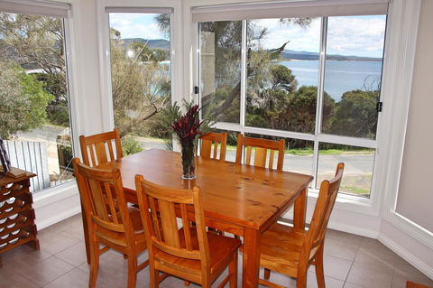 Front Row Beachfront - Accommodation Bookings 6