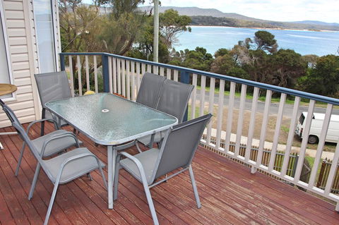 Front Row Beachfront - Accommodation Bookings 2