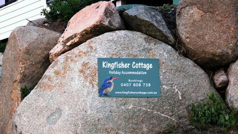 KINGFISHER COTTAGE Beachfront At The Binalong Bay - Accommodation Bookings 15
