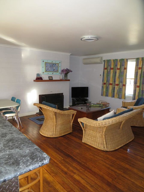 Orford Prosser Holiday Units - Accommodation Bookings 0