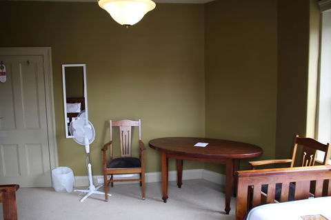 The Tasmanian Inn - Accommodation Bookings 28