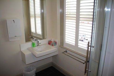 The Tasmanian Inn - Accommodation Bookings 32