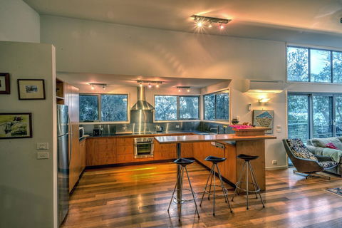 Freycinet Eco Luxe ~ Forest ~ Ocean ~ Mountain - Accommodation Bookings 7