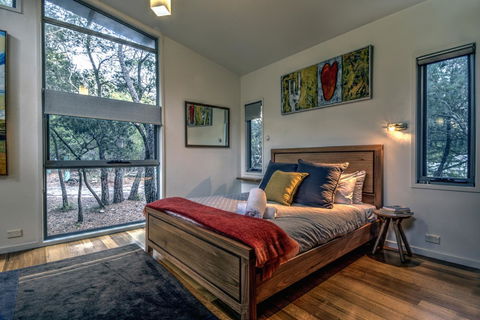 Freycinet Eco Luxe ~ Forest ~ Ocean ~ Mountain - Accommodation Bookings 1