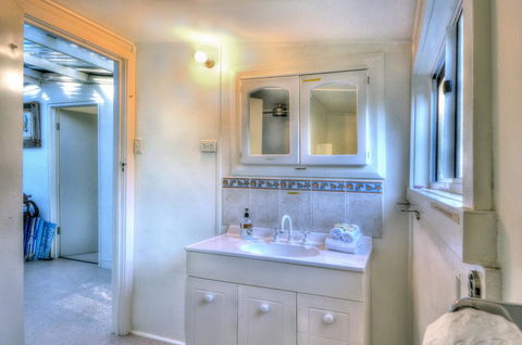 Cove Cottage - Accommodation Bookings 17