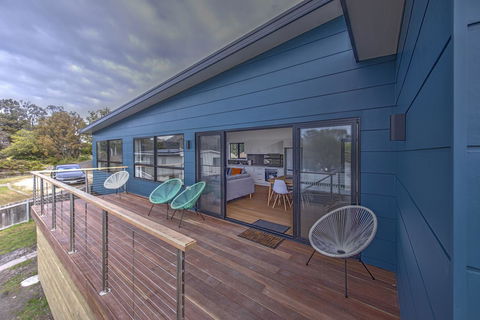 Dock Of The Bay - Accommodation Bookings 2