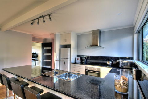 Muirs Beach Retreat - Accommodation Bookings 4