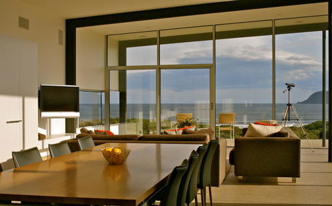 Cloudy Bay Beach House - Accommodation Bookings 1