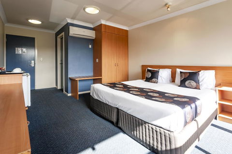 Black Buffalo - Accommodation Bookings 10