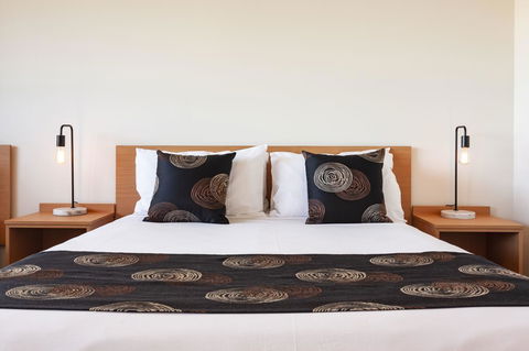 Black Buffalo - Accommodation Bookings 2