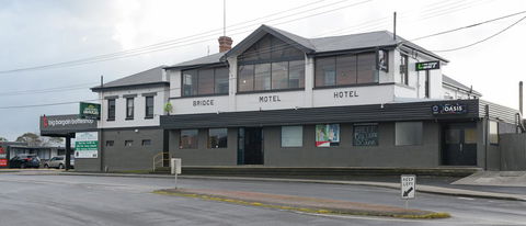 Bridge Hotel - Accommodation Bookings 0