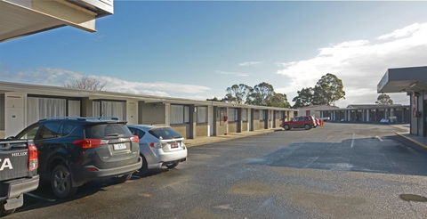 Bridge Hotel - Accommodation Bookings 12