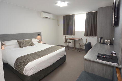 Bridge Hotel - Accommodation Bookings 7