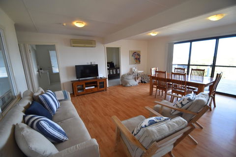 Waders - Accommodation Bookings 1