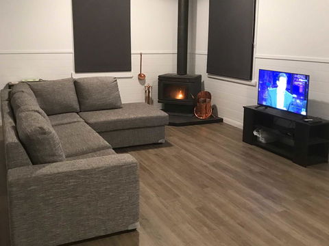 Derby Digs Cottage - Accommodation Bookings 3