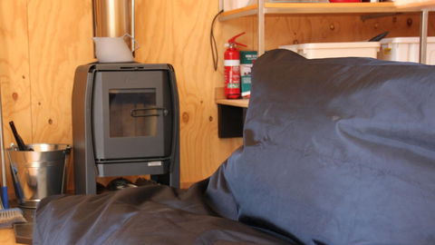 BAY OF FIRES ECO HUT Off Grid Experience At Binalong Bay - Accommodation Bookings 7