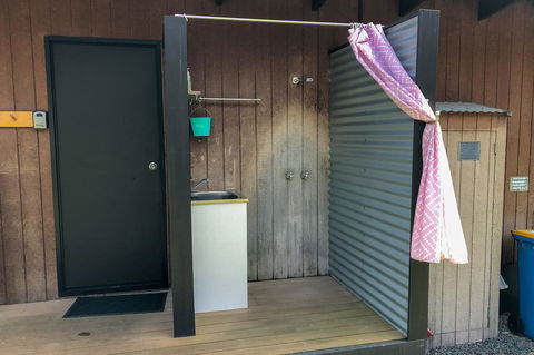 BAY OF FIRES ECO HUT Off Grid Experience At Binalong Bay - Accommodation Bookings 17