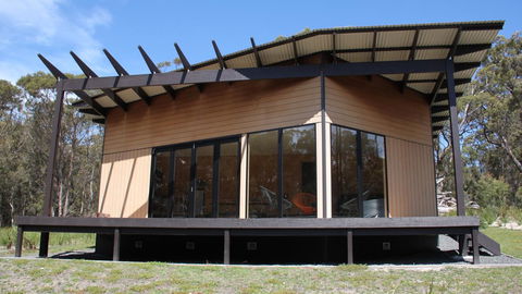 BAY OF FIRES ECO HUT Off Grid Experience At Binalong Bay - Accommodation Bookings 21
