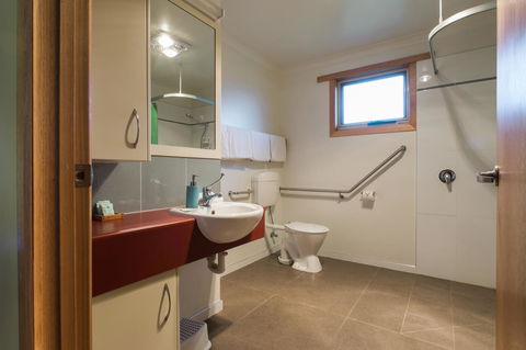 Arthur Riverfront And Sea Lodge Downstream - Accommodation Bookings 15