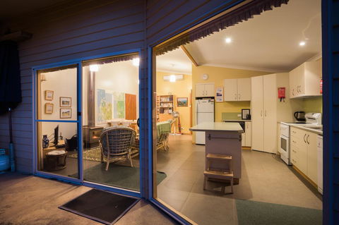 Arthur Riverfront And Sea Lodge Downstream - Accommodation Bookings 9