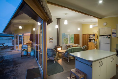 Arthur Riverfront And Sea Lodge Downstream - Accommodation Bookings 8