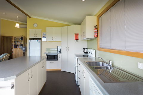 Arthur Riverfront And Sea Lodge Downstream - Accommodation Bookings 10