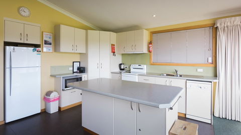 Arthur Riverfront And Sea Lodge Downstream - Accommodation Bookings 11