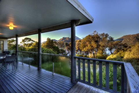 Cove Beach Apartment 2 - Accommodation Bookings 1