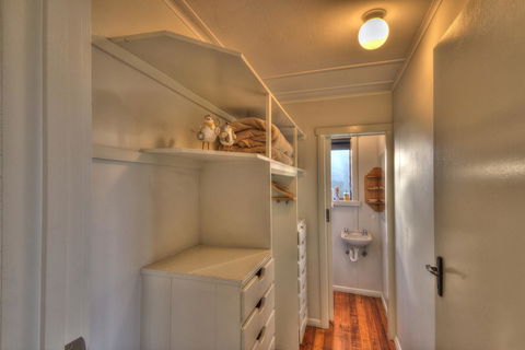 Cove Beach Apartment 2 - Accommodation Bookings 11