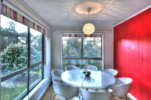 Cove Beach Apartment 2 - Accommodation Bookings 12