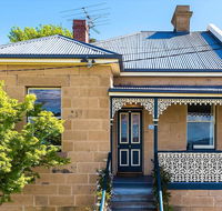 WEST NEST  Classic 3BR Hobart Terrace BEST Location View Close to City - Accommodation Bookings