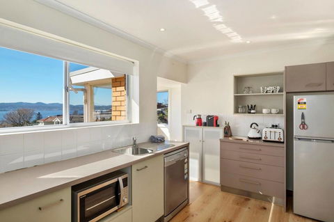Sandcastle At Sandy Bay - Accommodation Bookings 10