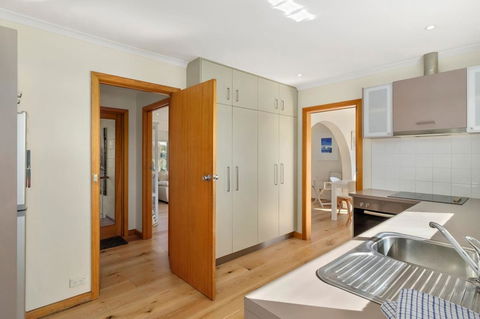 Sandcastle At Sandy Bay - Accommodation Bookings 21