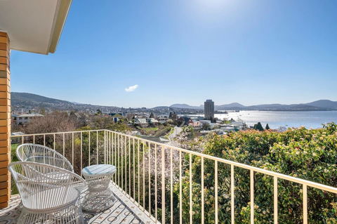 Sandcastle At Sandy Bay - Accommodation Bookings 14