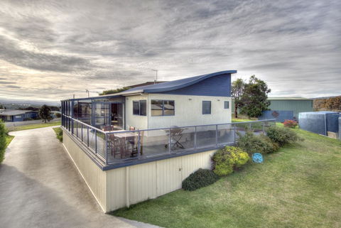 Blue Waves - Accommodation Bookings 13