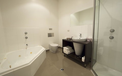 Ikon Hotel - Accommodation Bookings 9