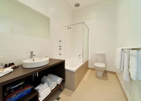 Ikon Hotel - Accommodation Bookings 18