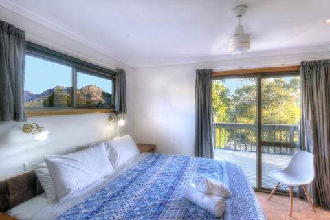 The Lookout ~ Large Family House With Views - Accommodation Bookings 7