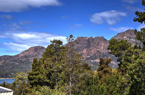 The Lookout ~ Large Family House With Views - Accommodation Bookings 5