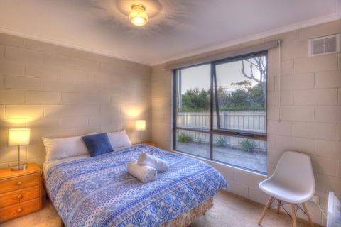 The Lookout ~ Large Family House With Views - Accommodation Bookings 13