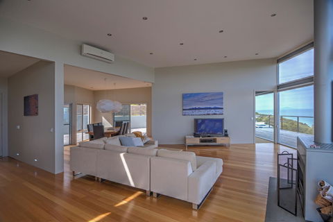 Halcyon ~ Immerse Yourself In The Sky And Sea - Accommodation Bookings 20