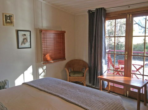 Platypus Playground Riverside Cottage - Accommodation Bookings 2